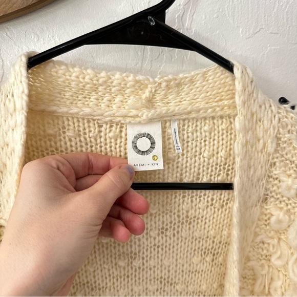 Anthropologie Akemi and Kim Loopy Shag Wide Arm Open Front Cardigan OS - Picture 3 of 6